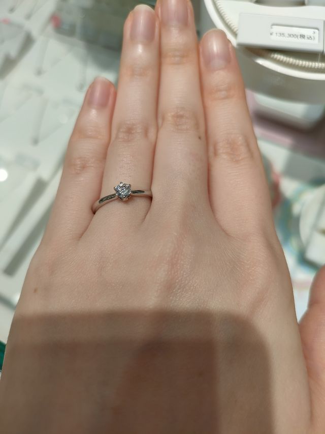 オーロラ姫デザインの婚約指輪