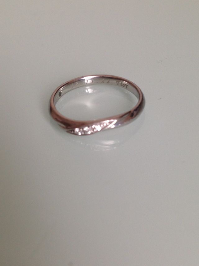 主人のは石なしの同じデザイン