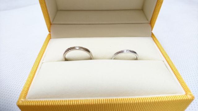 左側が旦那様(11号)、右側が私(6号)のです。