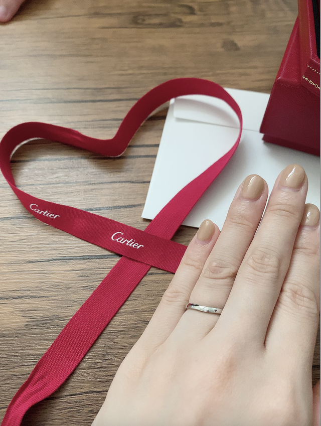 憧れのカルティエリング。リボンまで可愛くて大事にしてます。