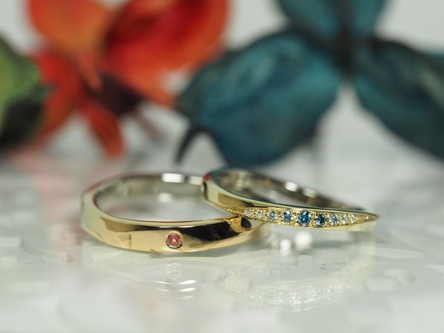 左が夫　イエロー＆ブラック
右が妻　ライム＆ブラック