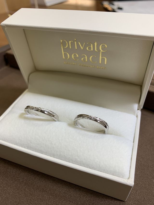 初めて開けた瞬間
二人だけの指輪ができました。