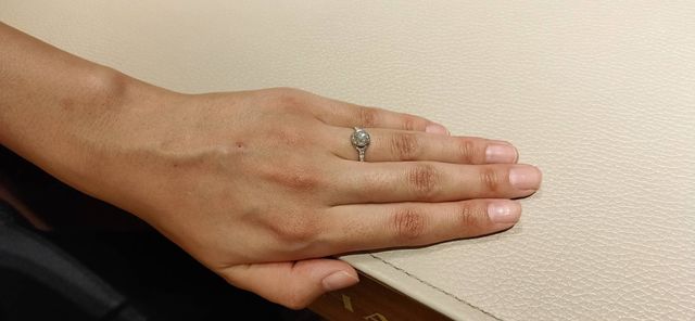 アーム細めで上品です