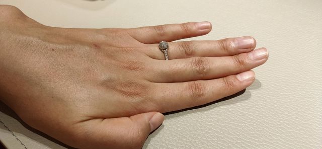 横顔も綺麗です