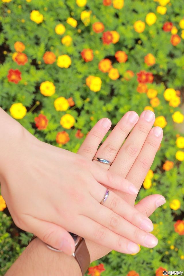 2人で初めて指輪をつけて出かけた時の写真です。