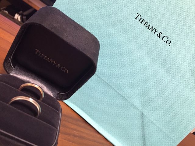 フチはミル打ち加工