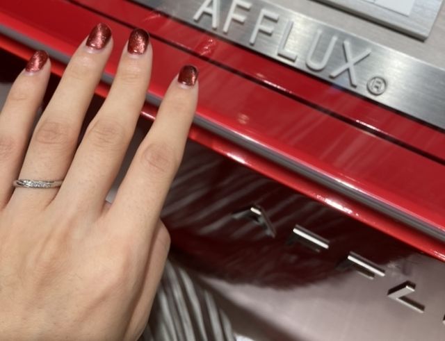 ミル打ち加工がアンティークっぽくてかわいい。