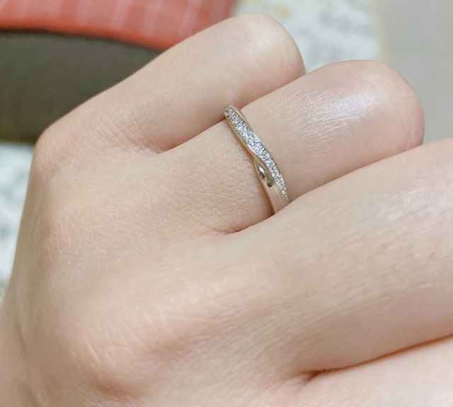 左右どこからみても綺麗。形状はウェーブとか斜めに値します。