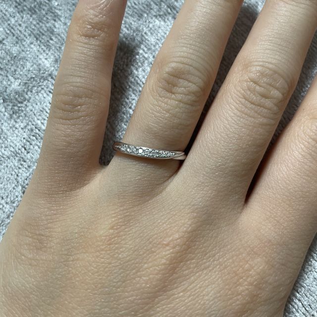 エタニティ
ダイヤモンドがキラキラしています！