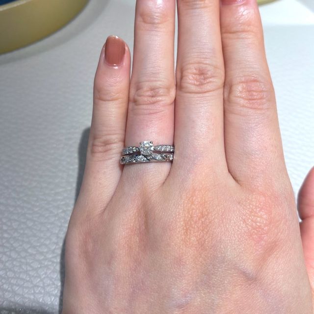 婚約指輪との重ね付け