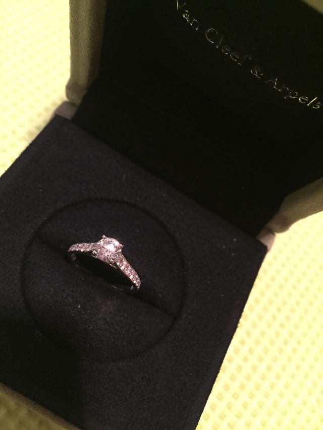 0.43カラット、Dカラーのものです。