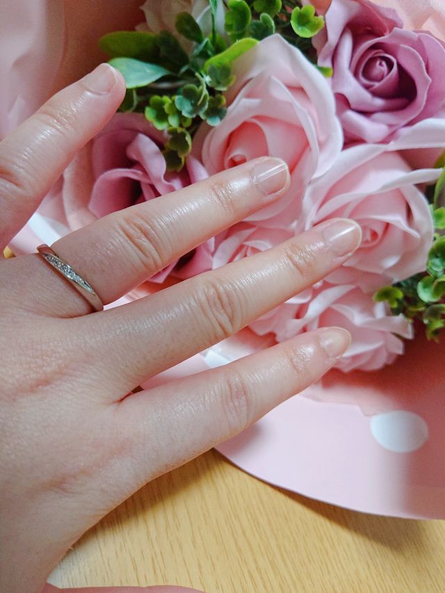 届いてから指輪を最初につけた時の写真。