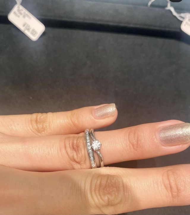 婚約指輪に似合うデザインの結婚指輪探し。