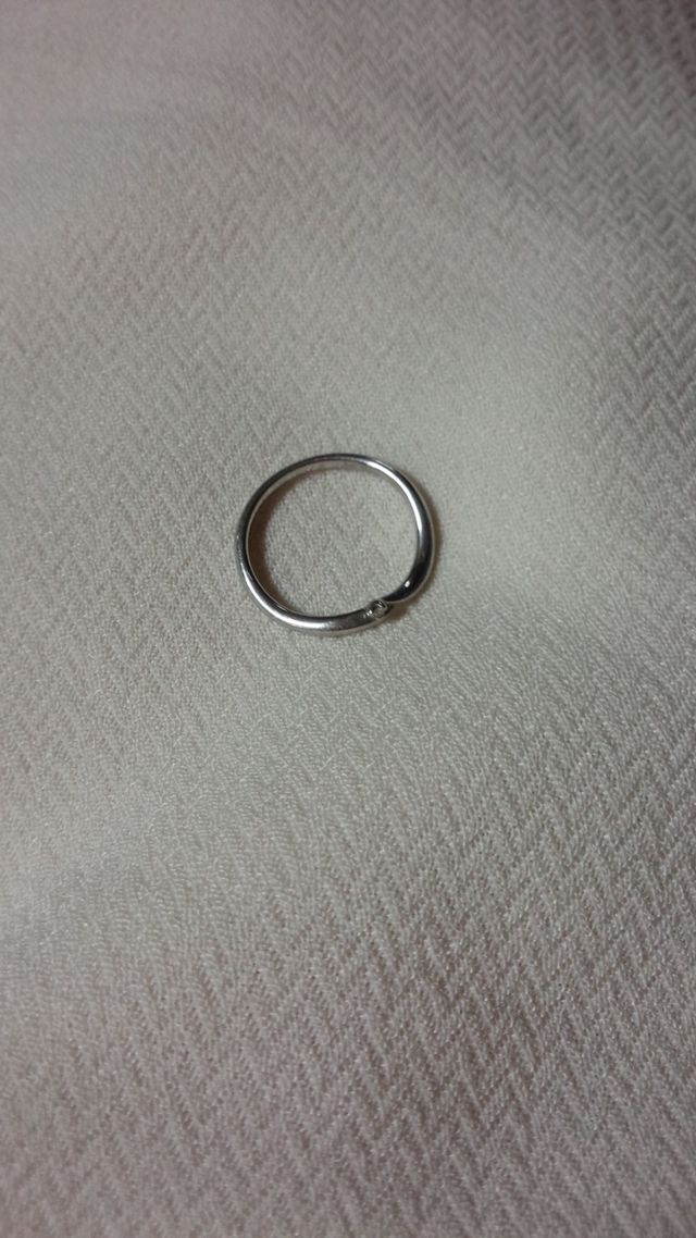 0.3カラットのダイヤあり