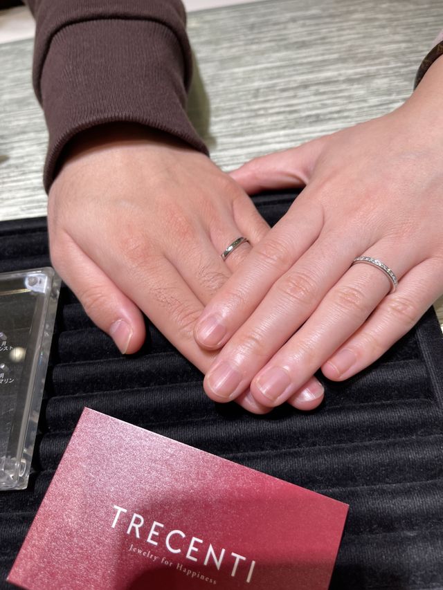 女性の方は、エタニティーリング。
男性の方は、ノーマルリング