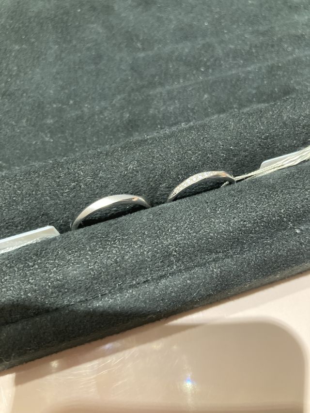 2人て決めた指輪です。とても気に入っています。