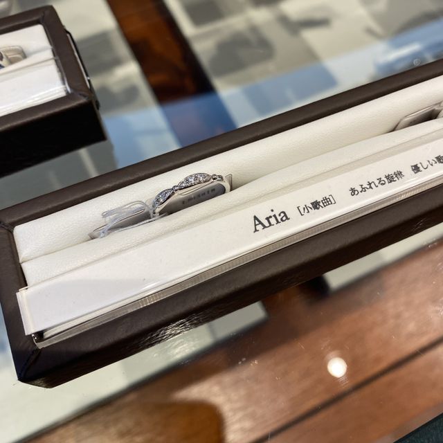 ダイヤモンドはフェイクだそうです。