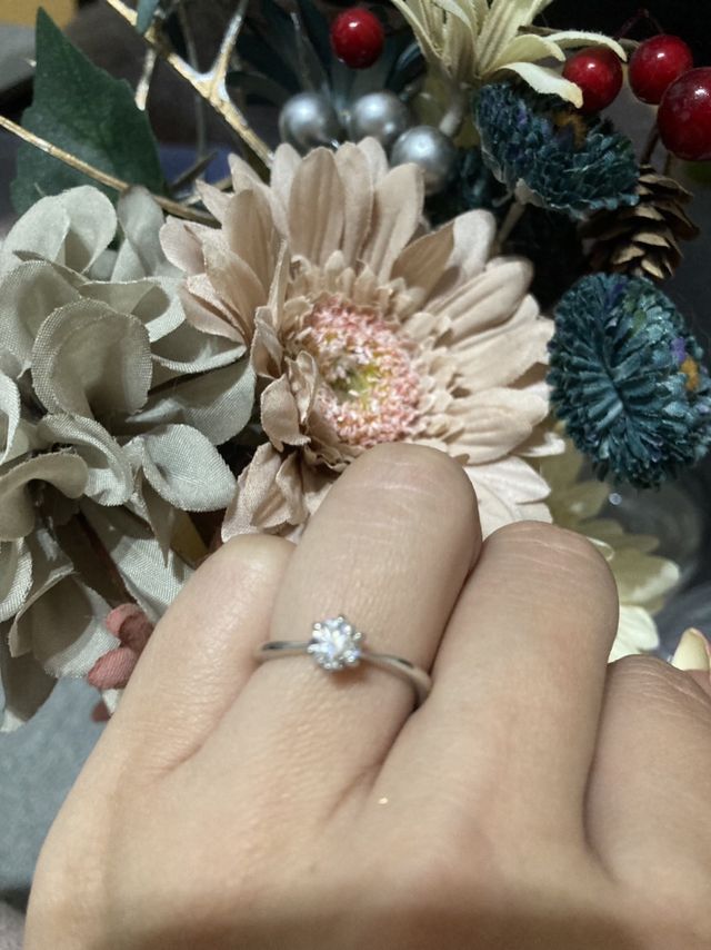 婚約指輪。0.4カラット