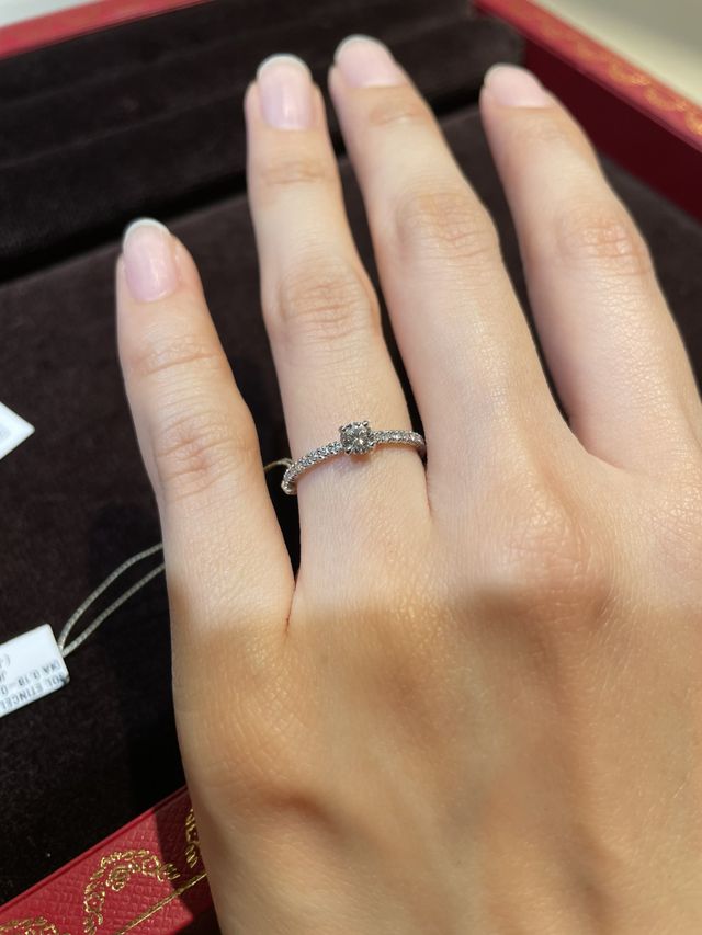 華奢で可愛らしいです。