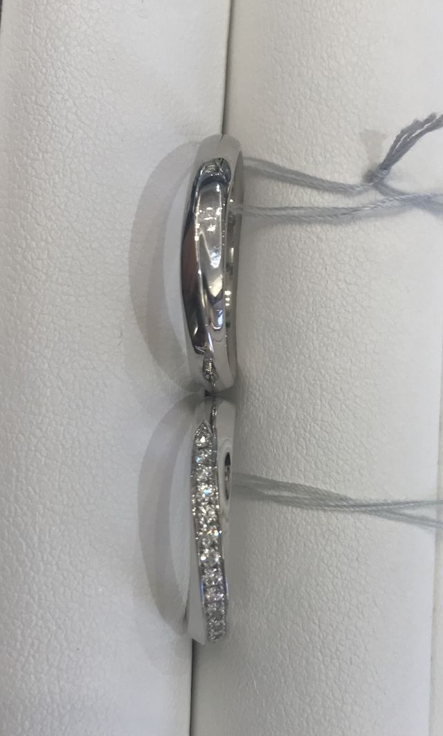 ハーフエタニティタイプを探していました。