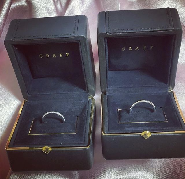 憧れのグラフの結婚指輪。箱も重厚感があり気に入ってます。