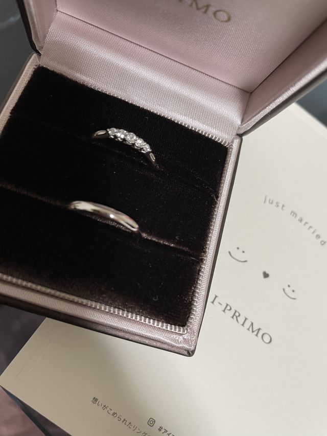 ５つのダイヤがキラキラしてとってもかわいいです！！！