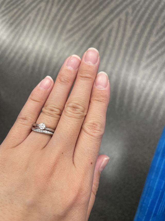 婚約指輪、結婚指輪ともに4℃のものです❤️