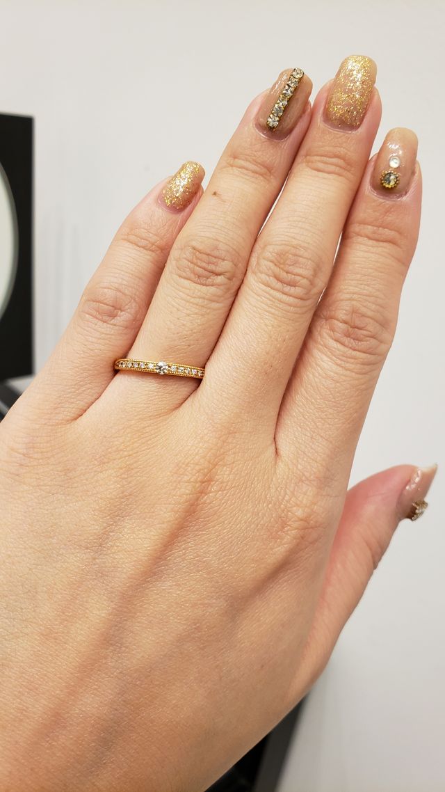 1枚目の色違いのピンクゴールドです。