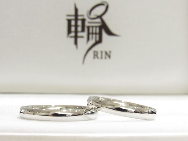 シンプルなデザインのものにしました。とても満足しています。