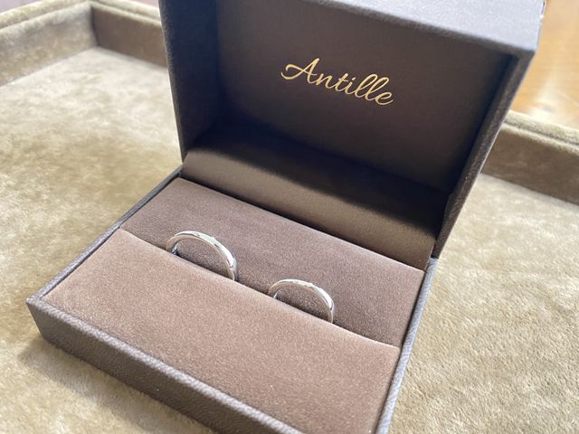 好みのデザインを伝えて、その場で描いて制作していただきました