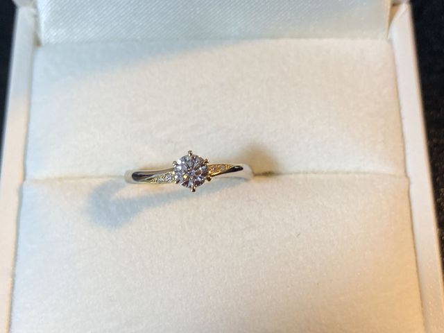 ダイヤモンドは0.31カラットになります。