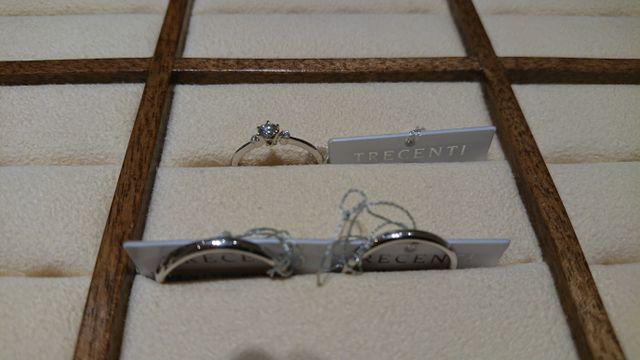 婚約指輪と結婚指輪をセットで購入。