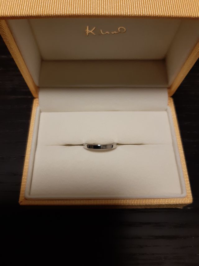 上下に一段ラインが入っていることで厚みがあるように見えます