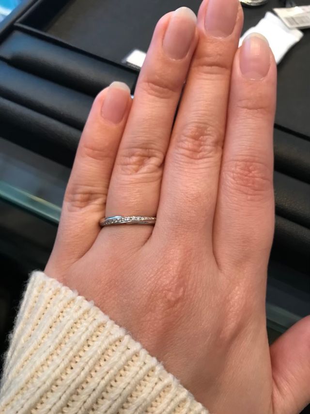 動きのあるストレートリング