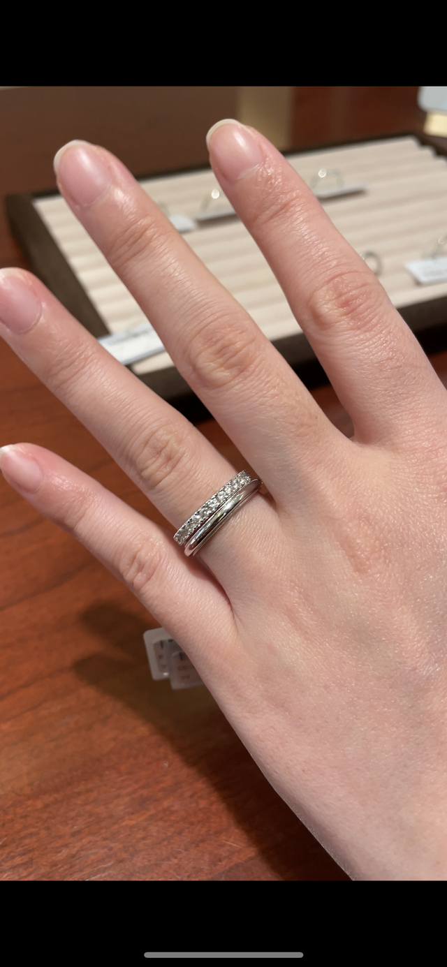 ハーフエタニティです。
着け心地は抜群。