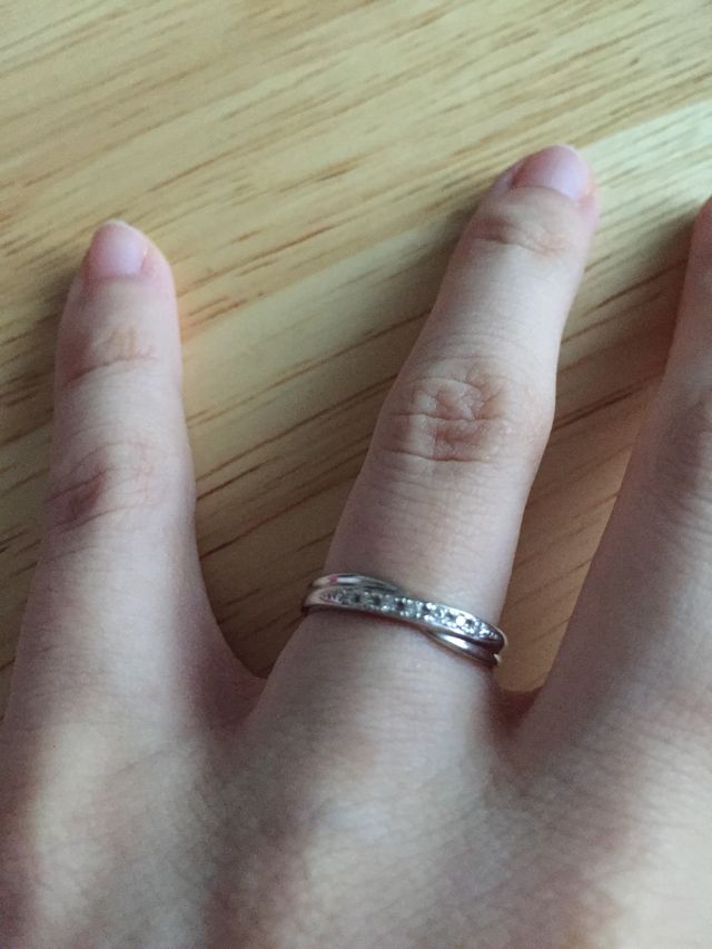 キラキラしているので手元を美しく輝かせてくれます。