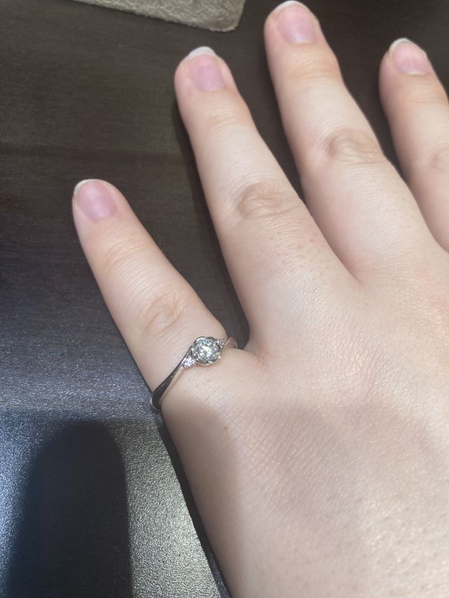 フローラデザインを選びました。
ピンクダイヤが可愛いです。