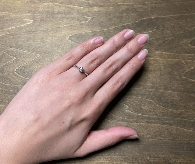 婚約指輪です。