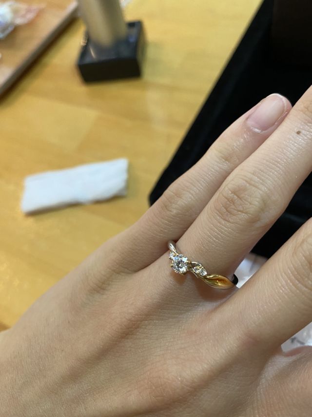 婚約指輪　鳥歌花舞