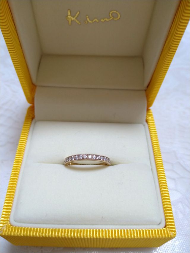 ハーフエタニティリングです。