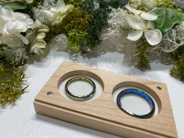 光の加減でグラデーションに見える所がとてもお気に入りです。