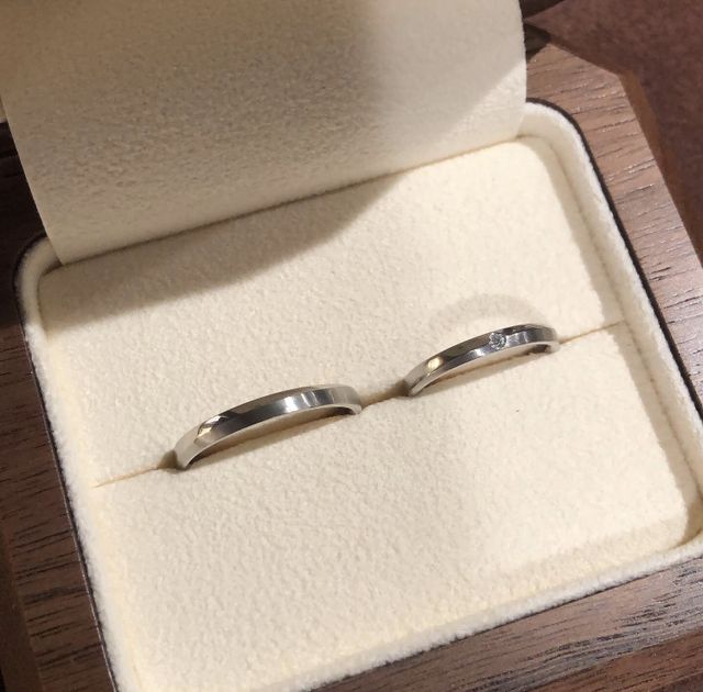 鏡面とヘアライン加工でデザインをお願いしました。
