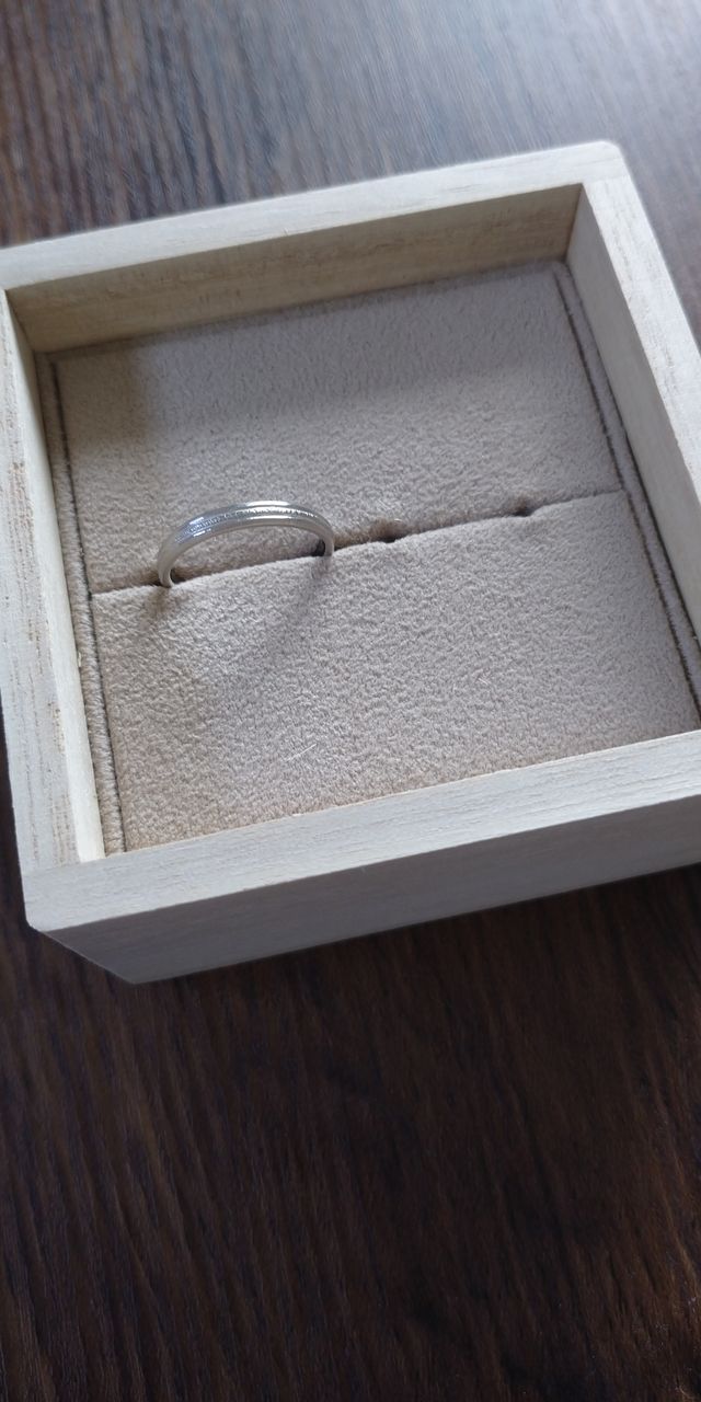 シンプルながら、気品もありとてもよいデザインです。