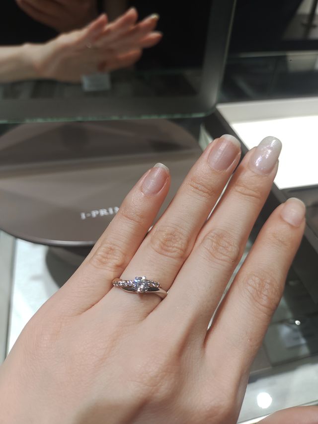 プラチナとピンクゴールドのダブル使い。