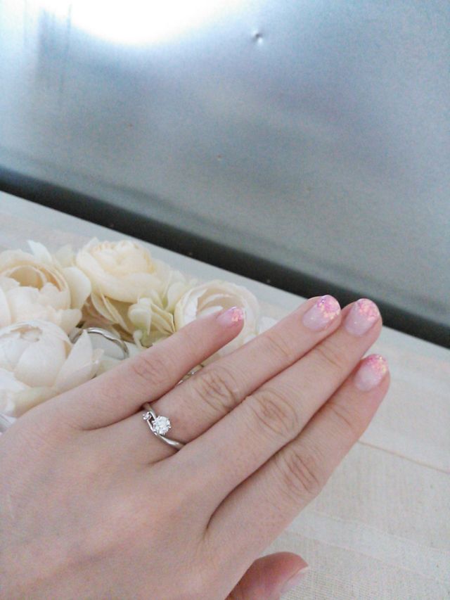 小さなピンクダイヤが着いています★