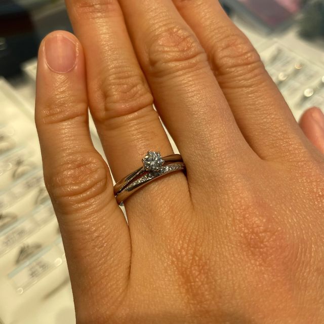 結婚指輪は違う物にしましたが婚約指輪はセントグレアにしました