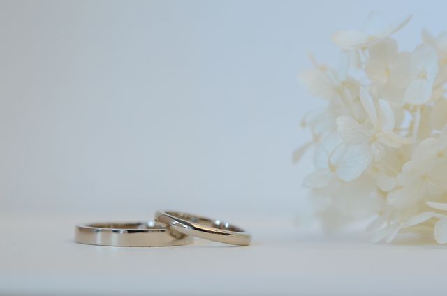 イエベさんにぴったりカラーの手作り結婚指輪です。