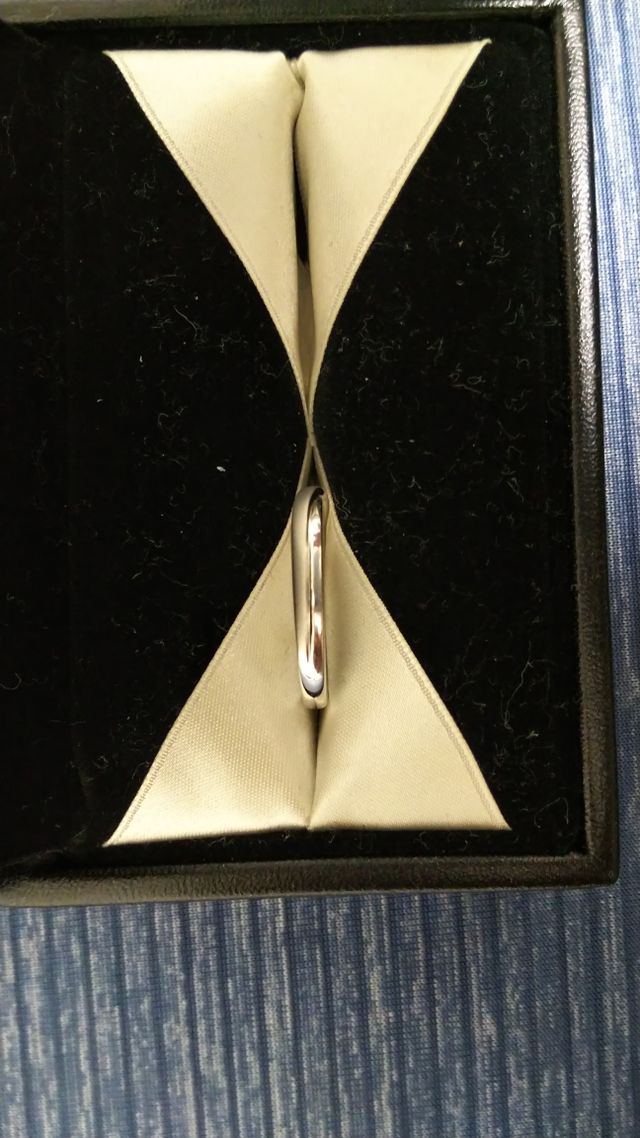 妻とお揃いで買いました。ナノコート加工してあり汚れにくい