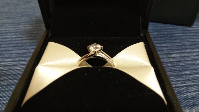 ダイヤモンドの下の部分も見れる特徴のあるモデルとのこと