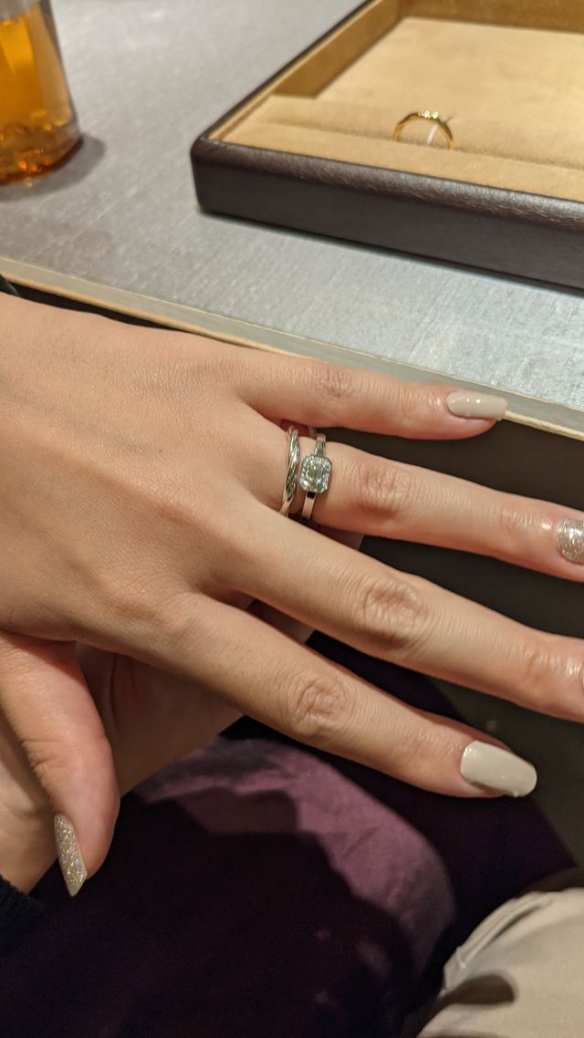 婚約指輪と重ね付け